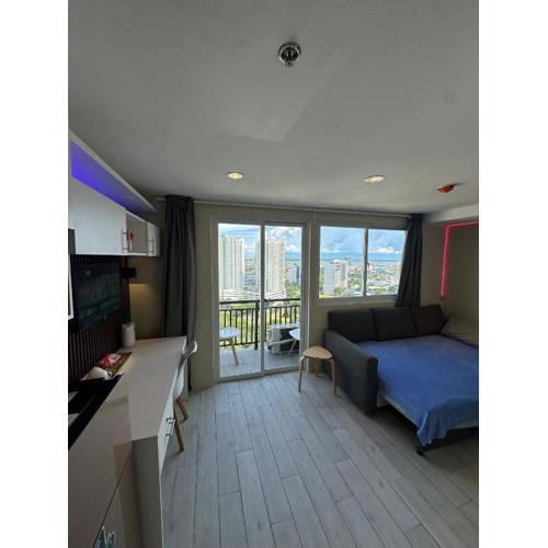 Modern & Comfy Studio - Steps from Ayala Mall, Cebu City