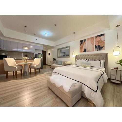 Modern Condo at The Venice Luxury Mckinley Hill