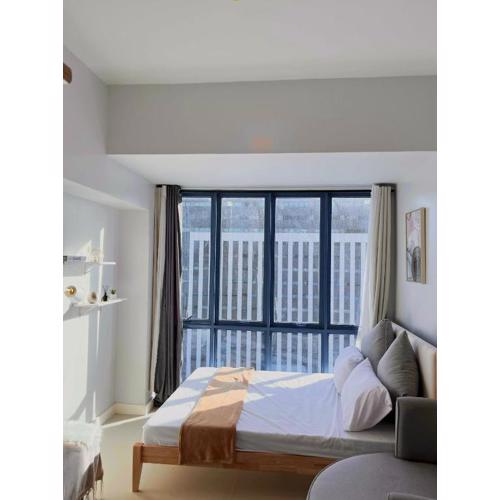 Modern Condo in 38th Park