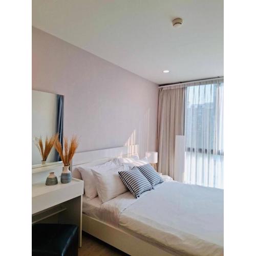 Modern Condo in Nimman P605 by Pimolplace