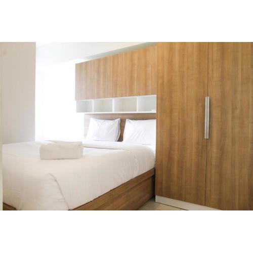 Modern Design 2BR The Springlake Summarecon Apartment By Travelio