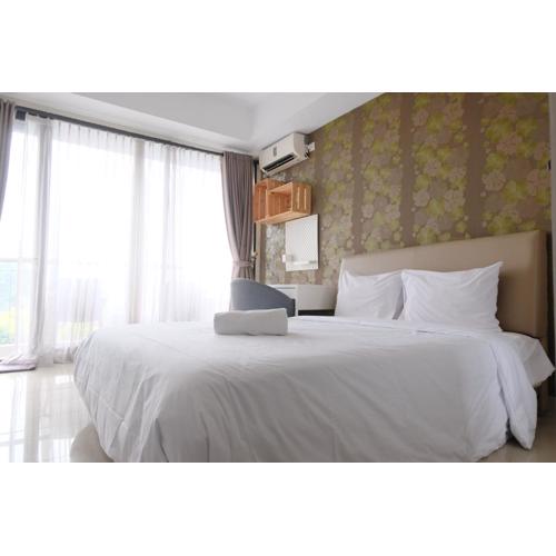 Modern Designed and Strategic Studio Room at Beverly Dago Apartment By Travelio