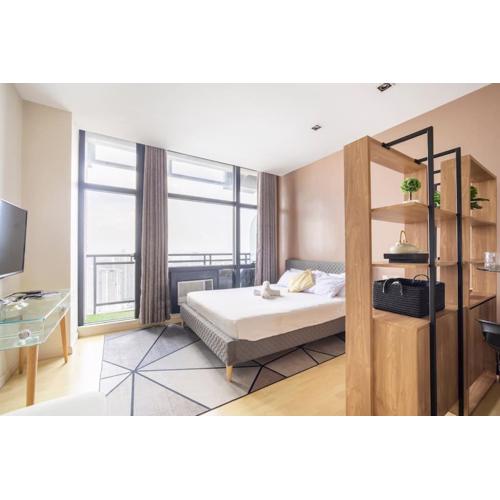 Modern furnished Penthse view on say