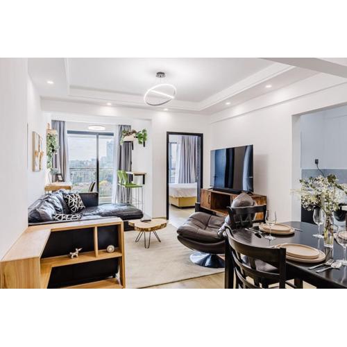 Modern Haven 1BR with a View