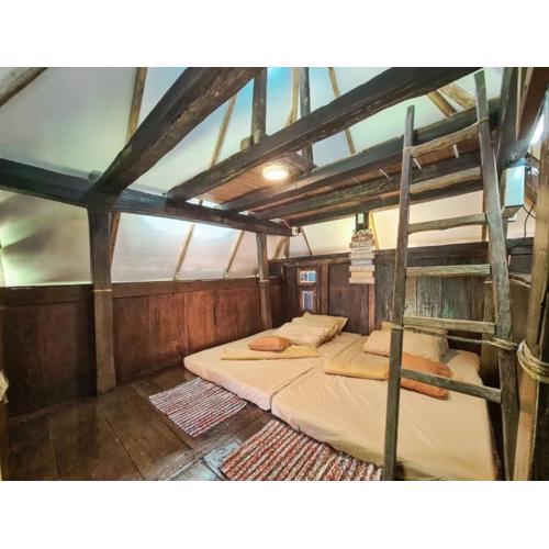 Modern Ifugao House at Tagaytay Patio Elisabel