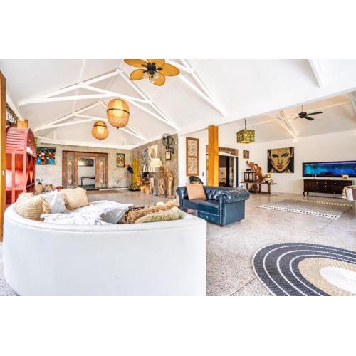 Modern Joglo Villas in Canggu 5 Bedrooms