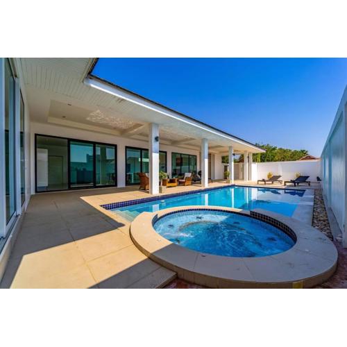 Modern Large 2 Bedroom Pool Villa PV2