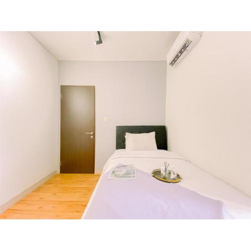 Modern Look 2BR at Transpark Cibubur Apartment By Travelio