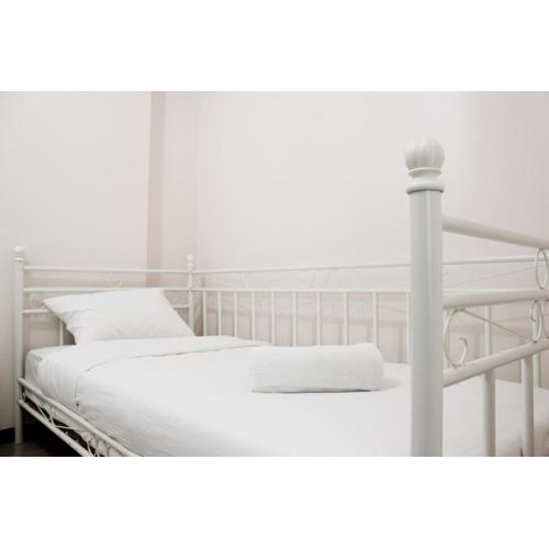 Modern Look 2BR Gateway Pasteur Apartment By Travelio