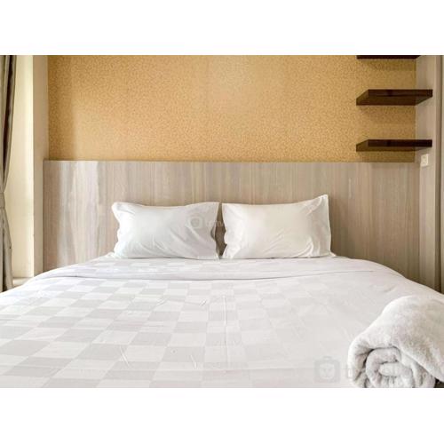 Modern Look and Comfy Studio Tifolia Apartment By Travelio