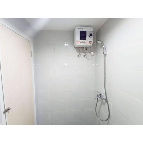 Modern Look and Homey Studio Amartha View Apartment By Travelio