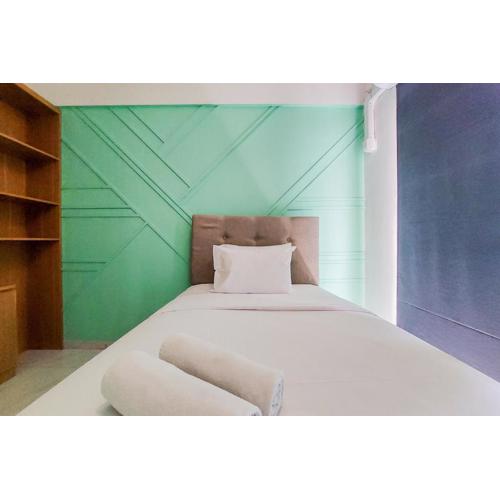 Modern Look Studio at Sky House Alam Sutera Apartment By Travelio