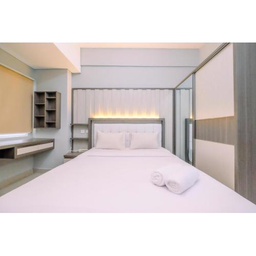 Modern Look Studio LRT City Sentul - Royal Sentul Park Apartment By Travelio