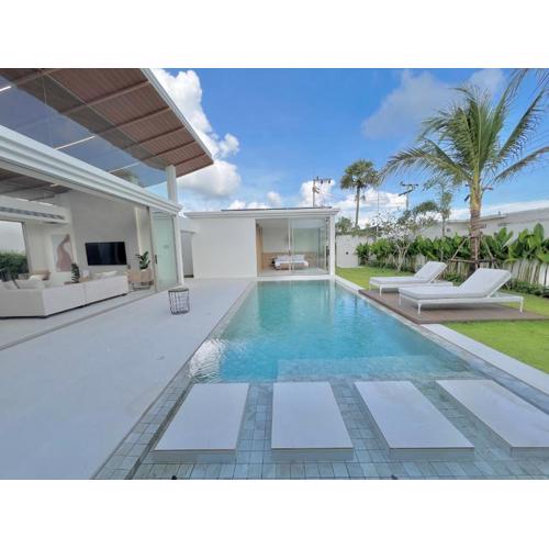 Modern Luxury 4 Bedroom Villa-Bangtao Beach