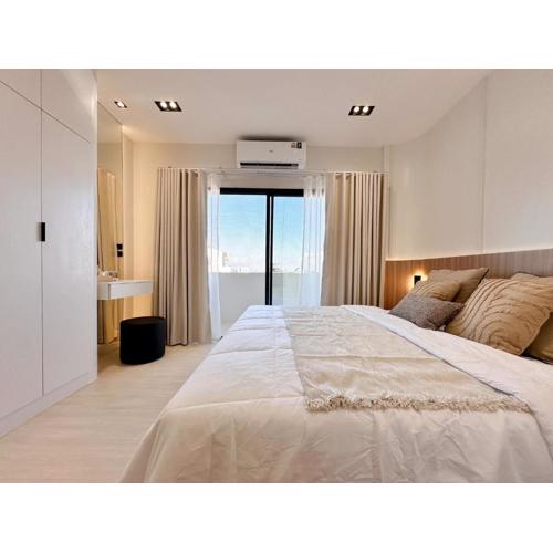 Modern Luxury Suite King-Bed & for Easy Travel