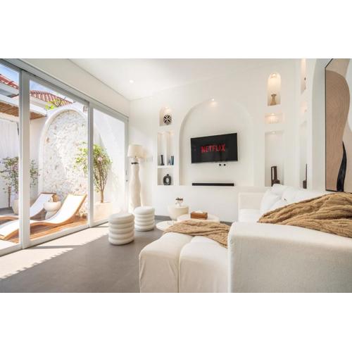 Modern Mediterranean Villa- Central Canggu