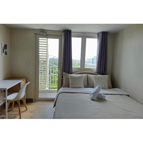 Modern & New, Work Desk, Fast Internet, Balcony