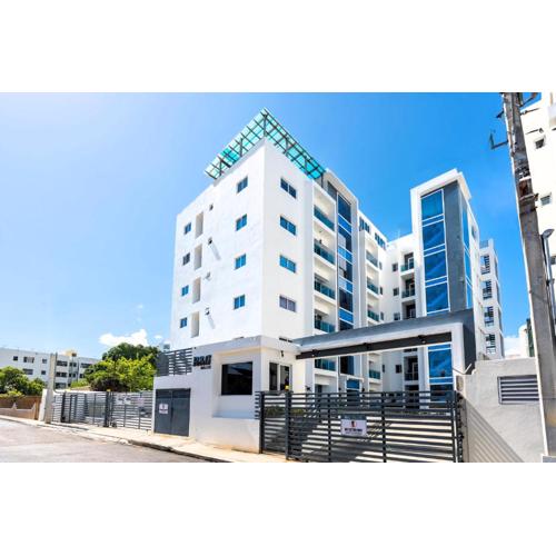 Modern Oasis near Monument with Rooftop BBQ , Gym, and Free Parking