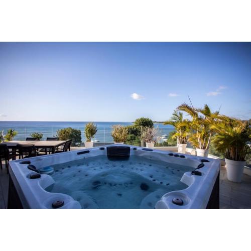 Modern Penthouse - Sunset, Jacuzzi & Sea Views