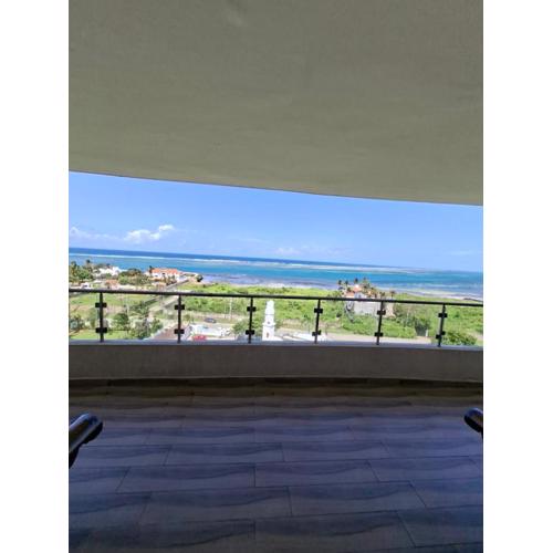modern Seaview 3-Bedroom Apartment with rooftop pool &Gym, nyali
