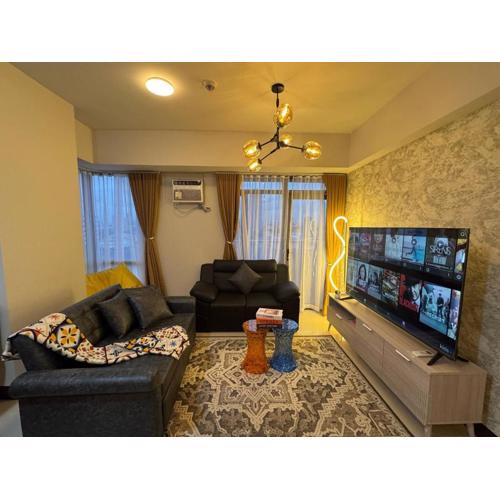 Modern Spacious 2BR 68 sqm Condo in Manhattan Heights Pool View