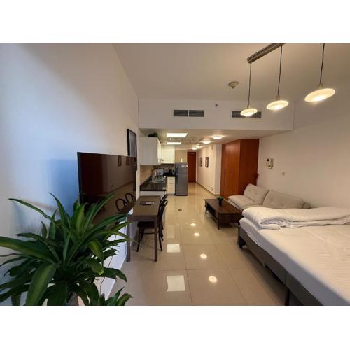 Modern Studio in Damac Park Tower - Near Dubai Mall & Metro