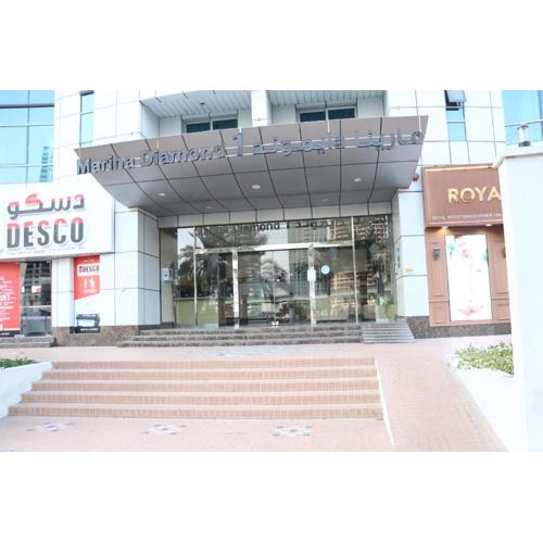 Modern Studio in Marina