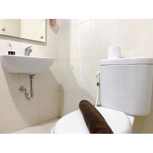 Modern Studio No Kitchen at Elvis Tower Apartment By Travelio