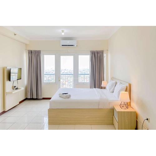 Modern Studio (No Kitchen) Grand Palace Kemayoran Apartment (Free IPL & Utilities) By Travelio