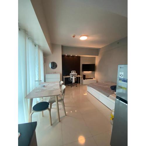 Modern Studio Unit with City and Golf Course View