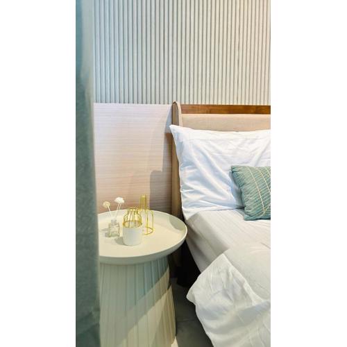 Modern Studio Urban Comfort