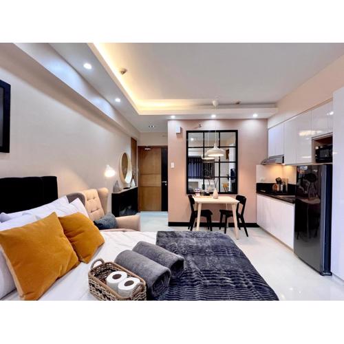 Modern Studio with 200mbps Internet in McKinley Hills