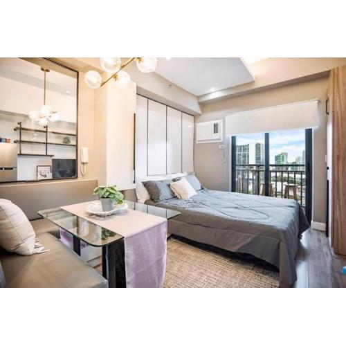 Modern Studio with City Views & Top Amenities