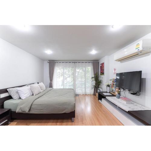 Modern Style 1BR / Large balcony at Nimman