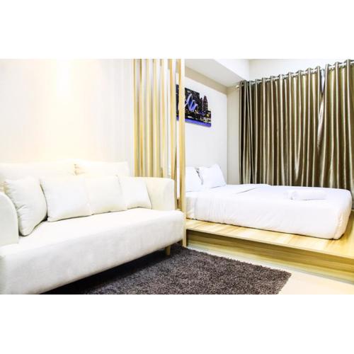 Modern Style The Oasis Studio Apartment with Comfortable Sofa By Travelio