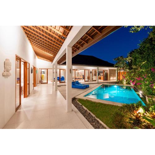 Modern stylish 4BR villa in central canggu