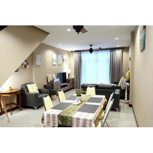 Modern Townhome at the Old City