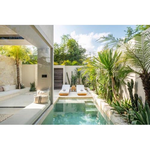 Modern Tropical Villa with Pool in Bingin
