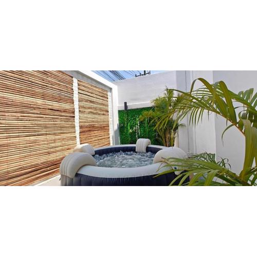 Modern Villa with Big Jacuzzi Lets Relax at City LRP4