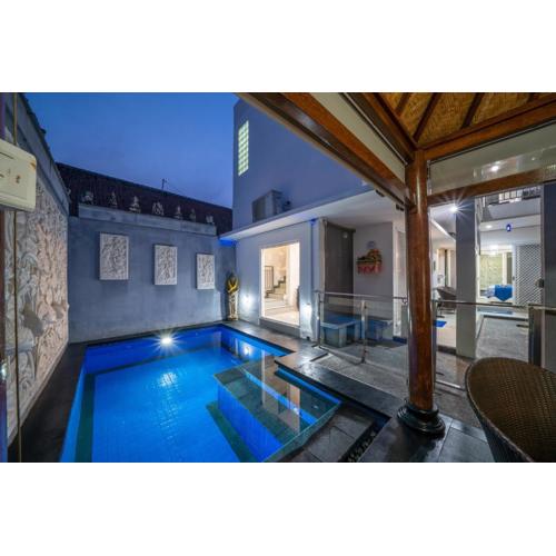 Modern villa with private pool , full kitchen and parking