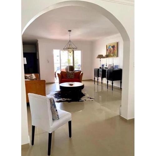 Moderno Y Elegante apartamento con piscina