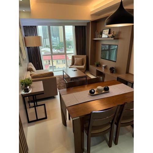 Monarch Suites at Padgett Cebu w/ pool near Ayala