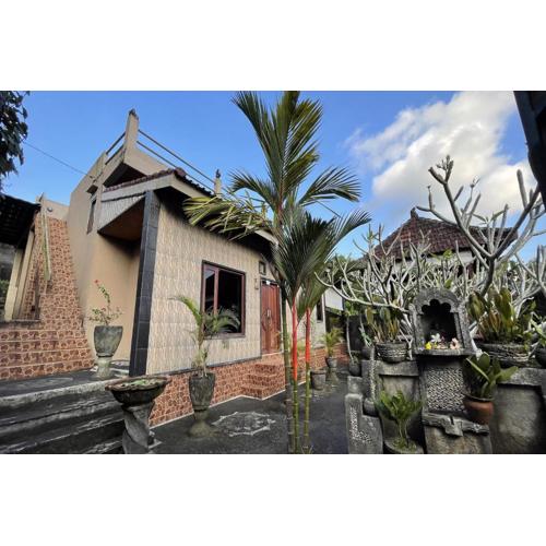 Mongan Homestay Beside The Belulang Hot Spring