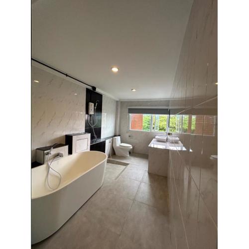 Monkey Toe Guesthouse