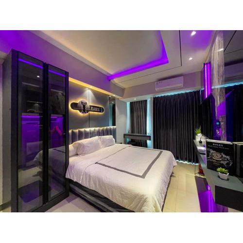 Monochrome La Casa IV at Anderson