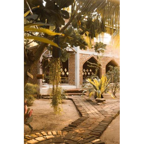 Monsoon Eco Resort - Whisky point Arugambay