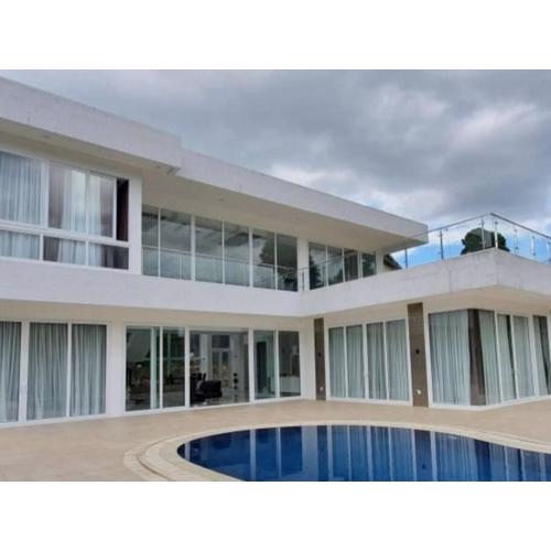 Montana Sense Villa Sentul 3BR - Mountainview