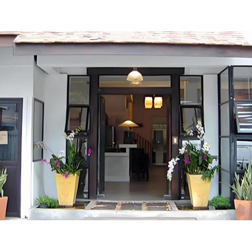 Montrara Happy House Hotel