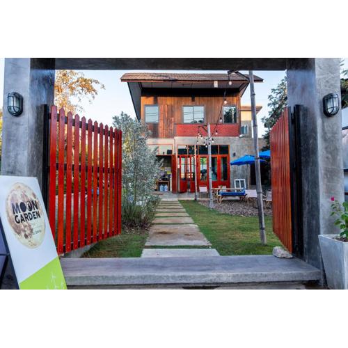Moon Garden Hostel