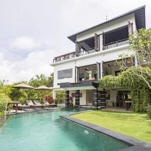 Moonlight and Sunshine Villa